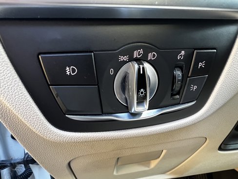 Used 2019 BMW X3 xDrive30i w/ Driving Assistance Package image 16