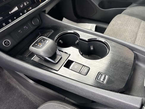 Used 2023 Nissan Rogue SV image 25