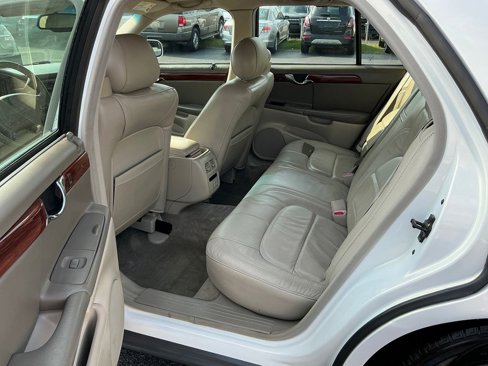 Used 2004 Cadillac De Ville image 25