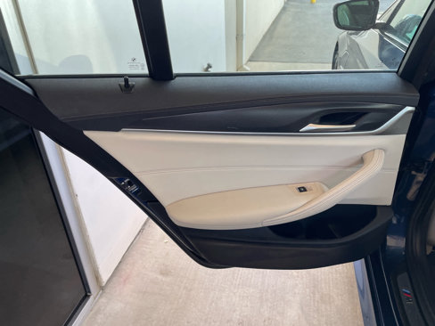 Used 2022 BMW 530e w/ M Sport Package image 16