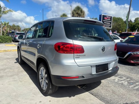 Used 2018 Volkswagen Tiguan Limited w/ Alloy Wheels Package image 12