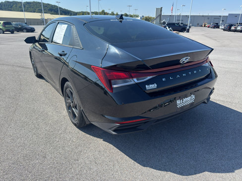Used 2022 Hyundai Elantra SEL w/ Convenience Package image 4