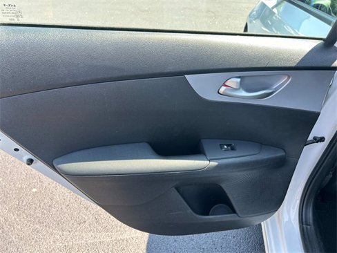 Used 2024 Kia Forte LXS w/ LXS Technology Package image 17