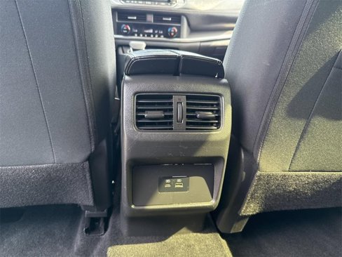 Used 2023 Nissan Rogue SV image 20