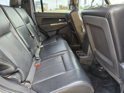 Used 2012 Jeep Liberty Limited image 17