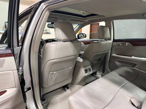 Used 2012 Toyota Avalon Limited image 35