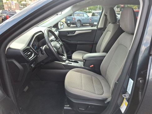 Used 2022 Ford Escape SE w/ SE Sport Appearance Package image 14