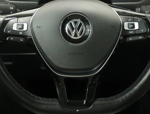 Used 2019 Volkswagen Tiguan SE image 17