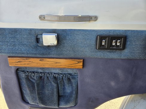 Used 1994 Dodge B2500 image 15