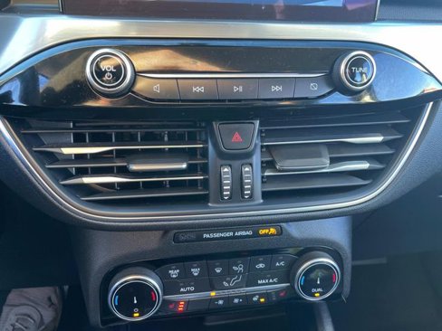 Used 2022 Ford Escape Titanium image 28