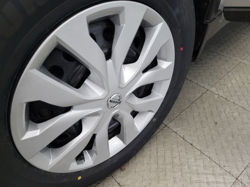 Used 2018 Nissan Rogue S image 31