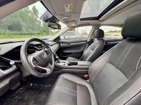 Used 2016 Honda Civic Touring image 9