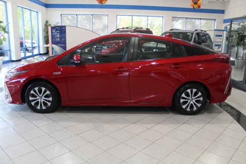 Used 2021 Toyota Prius Prime Limited image 8