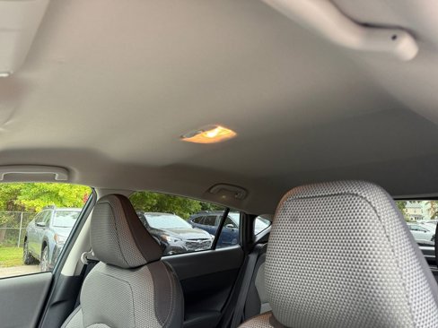 Used 2024 Subaru Crosstrek 2.0i Premium image 17
