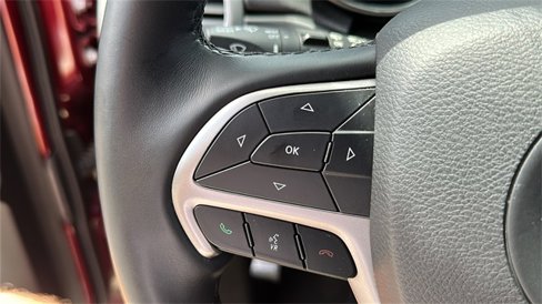Used 2022 Jeep Grand Cherokee Laredo X image 12