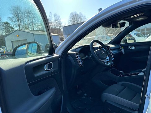 Certified 2024 Volvo C40 Recharge Core w/ Climate Package image 19