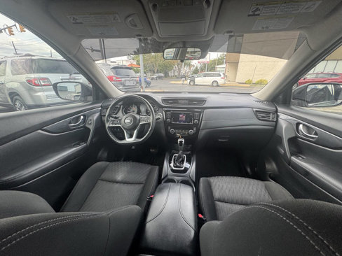 Used 2019 Nissan Rogue SV image 18