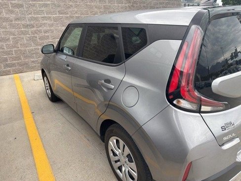 Used 2023 Kia Soul LX image 5