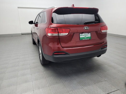 Used 2017 Kia Sorento LX w/ LX Convenience Package image 6