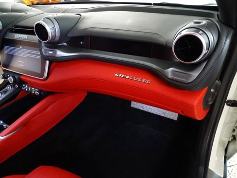 Used 2019 Ferrari GTC4Lusso image 18