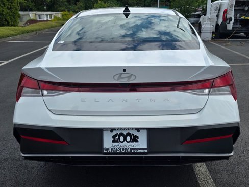 New 2025 Hyundai Elantra SE w/ Cargo Package image 5
