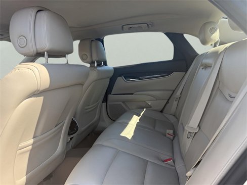 Used 2013 Cadillac XTS Luxury image 20