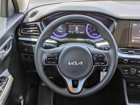 Used 2022 Kia Niro LX image 21