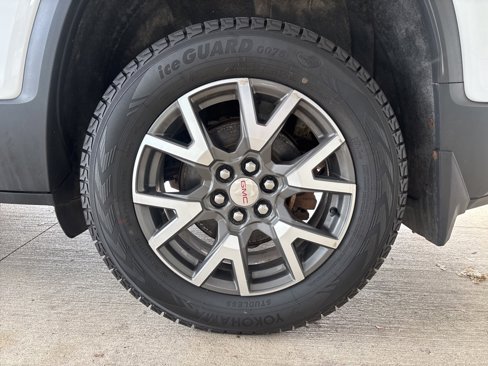 Used 2020 GMC Acadia SLE image 39
