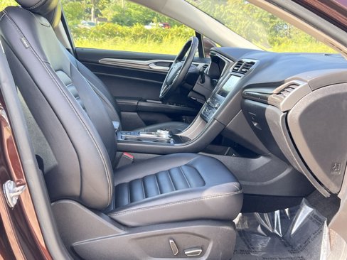 Used 2019 Ford Fusion SEL image 26