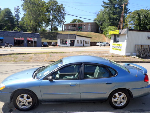 Used 2005 Ford Taurus SE image 10