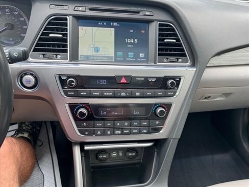 Used 2016 Hyundai Sonata Limited w/ Option Group 02 image 28