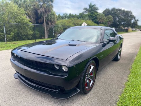 Used 2012 Dodge Challenger SXT image 1