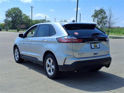 Used 2019 Ford Edge SE image 3