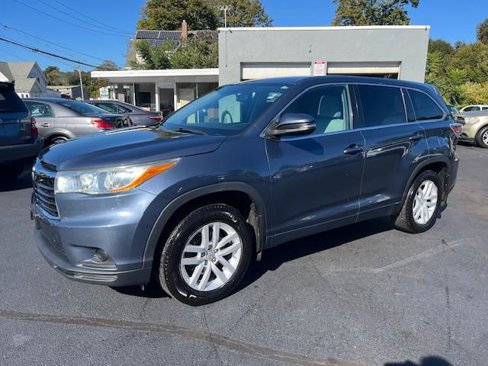 Used 2014 Toyota Highlander LE image 1