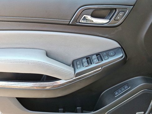Used 2019 Chevrolet Tahoe LT image 13
