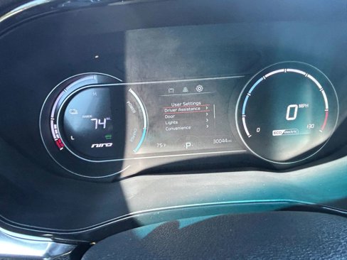 Used 2022 Kia Niro EX w/ Cold Weather Package image 11