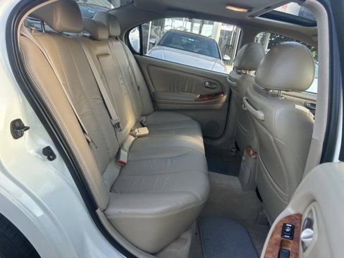 Used 2004 INFINITI I35 w/ Cold Weather Pkg image 18