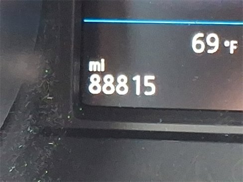 Used 2018 Volkswagen Tiguan SEL image 19
