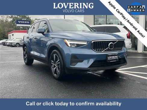 Certified 2025 Volvo XC40 B5 Core image 1
