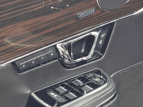 Used 2019 Jaguar XJ R-Sport image 25