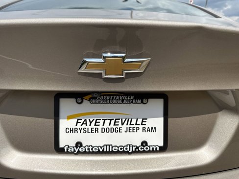 Used 2023 Chevrolet Malibu LT image 31