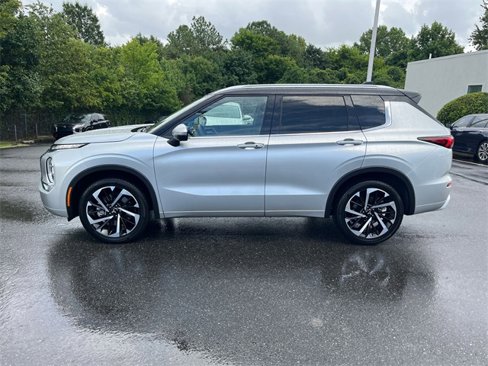 Used 2024 Mitsubishi Outlander SEL image 6