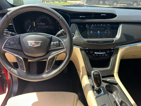 Used 2018 Cadillac XT5 Luxury w/ Driver Awareness Package image 13