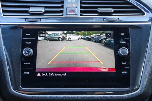 Used 2022 Volkswagen Tiguan SE image 22