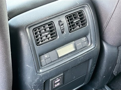 Used 2018 Nissan Pathfinder SV image 23