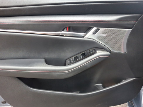 Used 2022 MAZDA MAZDA3 s image 12