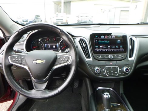 Used 2018 Chevrolet Malibu Premier w/ Premier Sun and Wheel Package image 10