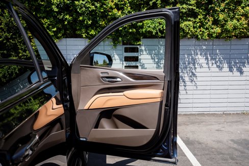 Used 2022 Cadillac Escalade ESV Premium Luxury image 53