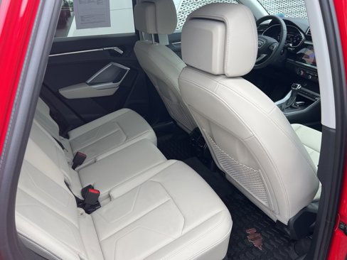 Used 2025 Audi Q3 2.0T Premium image 58