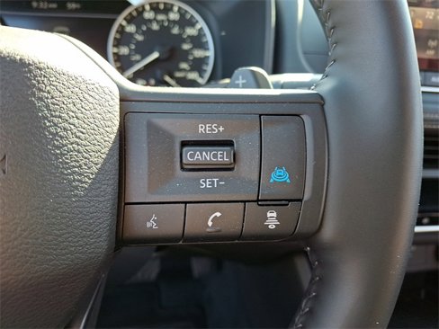 Used 2025 Nissan Rogue SV image 22